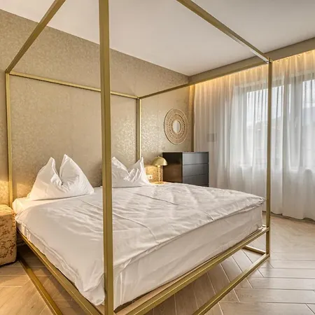 Goldfinger + Aparthotel 3*