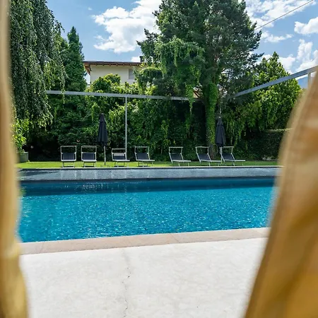 Aparthotel Goldfinger +